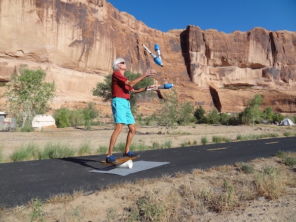Stephen juggling in Arizona